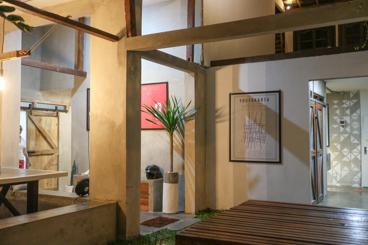הוסטל יוגיאקרטה Trava House מראה חיצוני תמונה